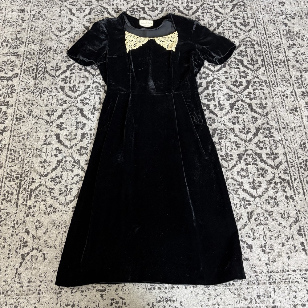 Vintage Justin McCarty size 14 Gothic Black Velvet Lace Collared Dress Vampi